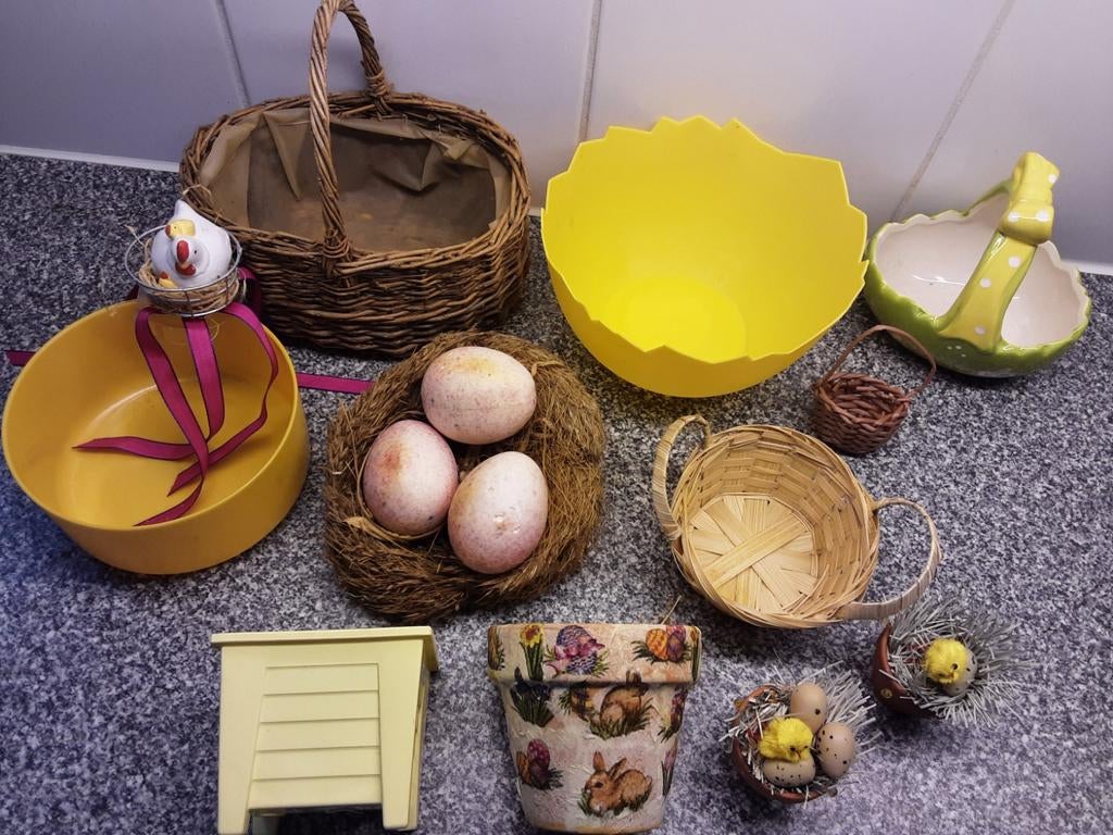 Div. Bakjes, potjes, mandjes etc. Voor maken paasbakje, stuk, Ophalen of Verzenden, Zo goed als nieuw