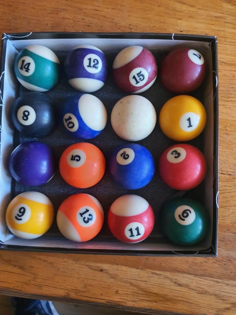 Complete set poolballen in doos, Ophalen of Verzenden, Gebruikt, Keu of Ballen