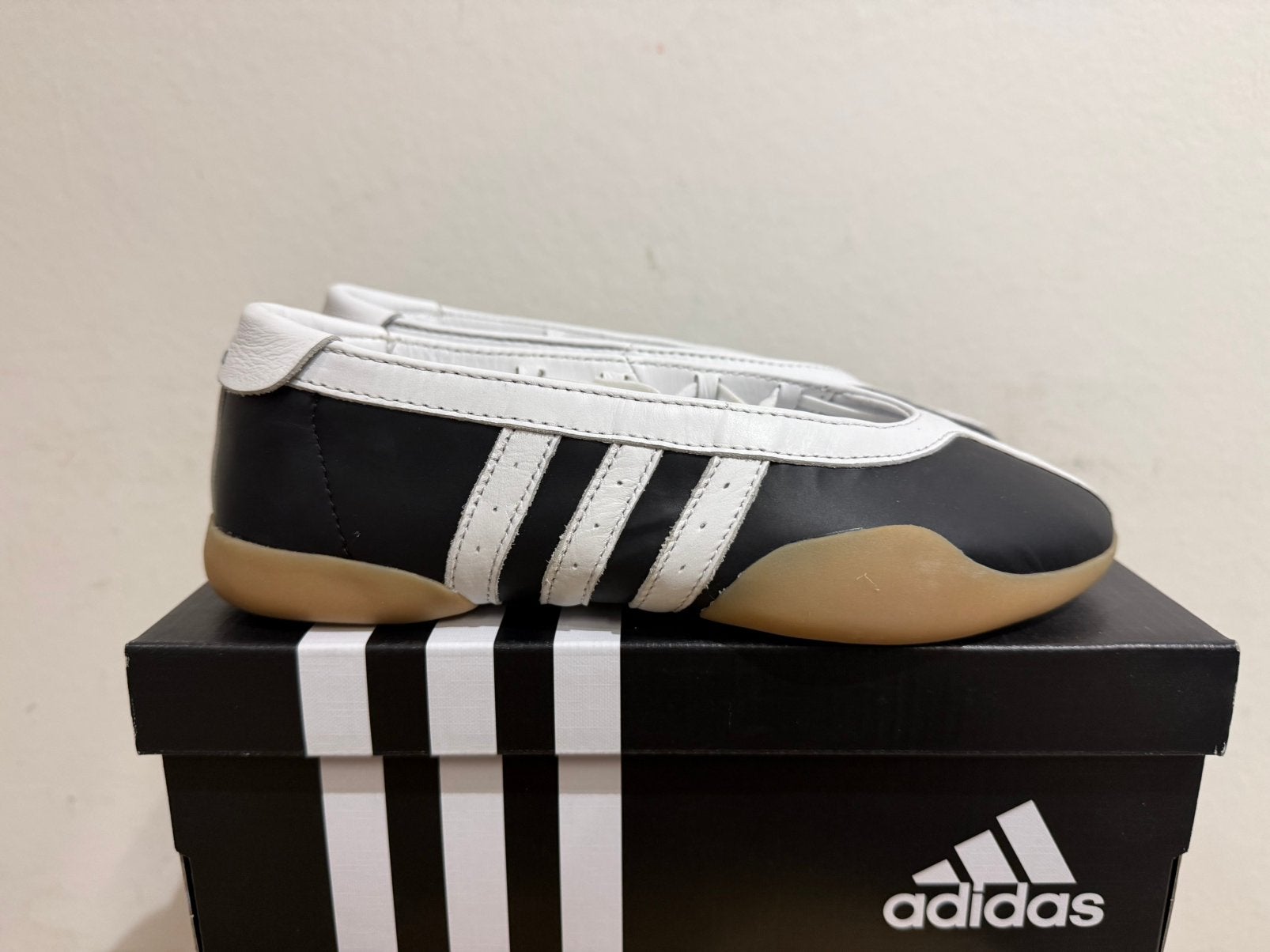 Te koop nieuwe Adidas Taekwondo Mei Ballet Black White mt 38, Postlaan 3, Zwart, Nieuw, Ophalen of Verzenden