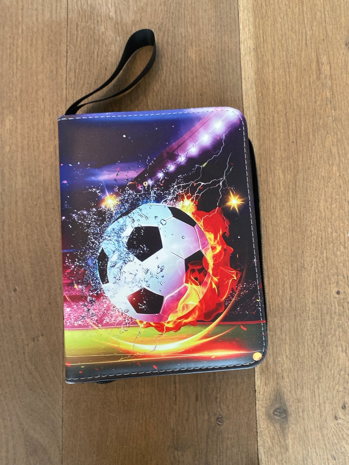 Speciale voetbal plaatjes verzameling in map, Ophalen of Verzenden, Zo goed als nieuw, Overige sporten, Poster, Plaatje of Sticker