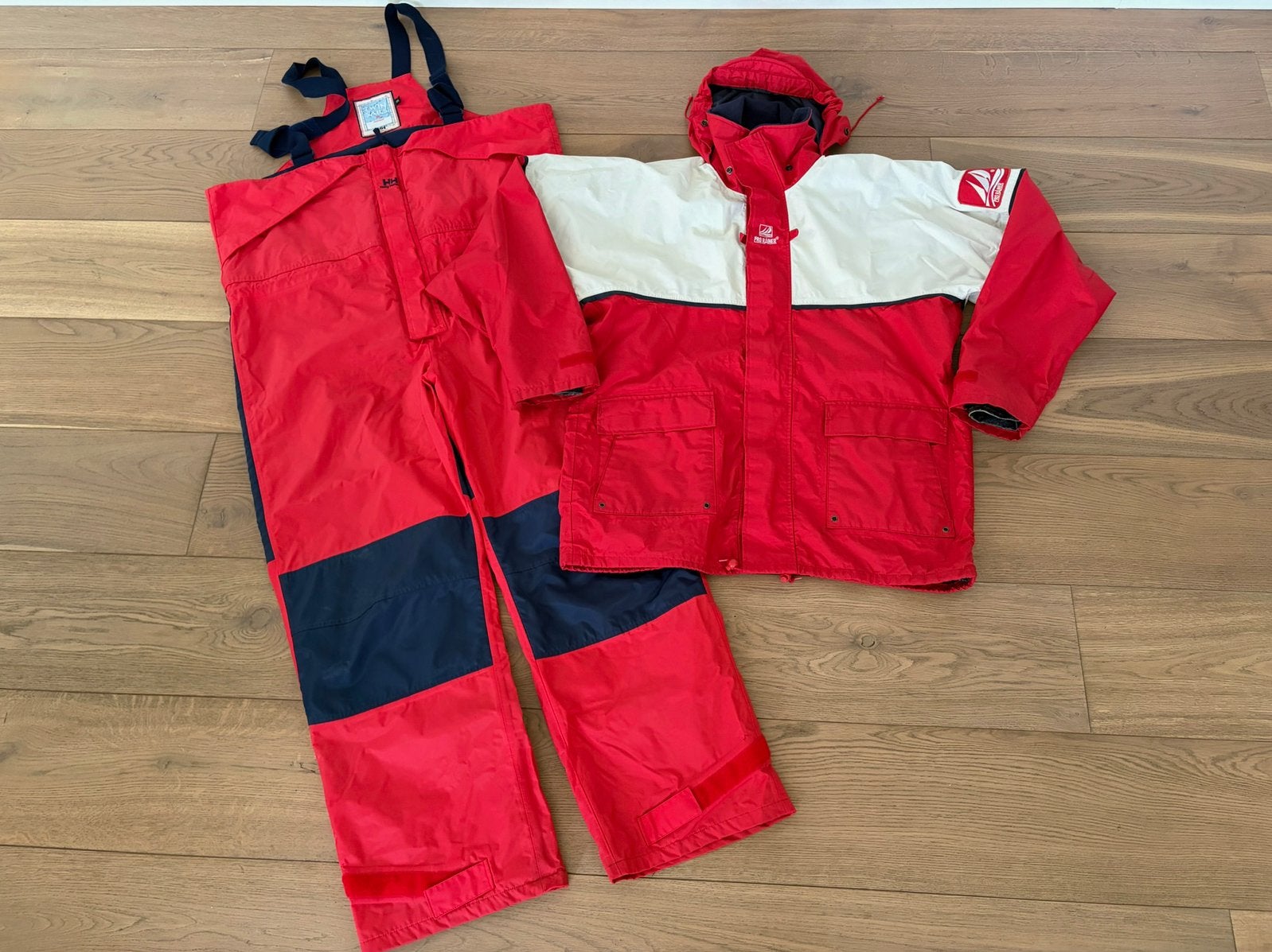 Helly Hansen zeilpak rood/wit, Overige typen, Overige maten, Ophalen of Verzenden, Gedragen