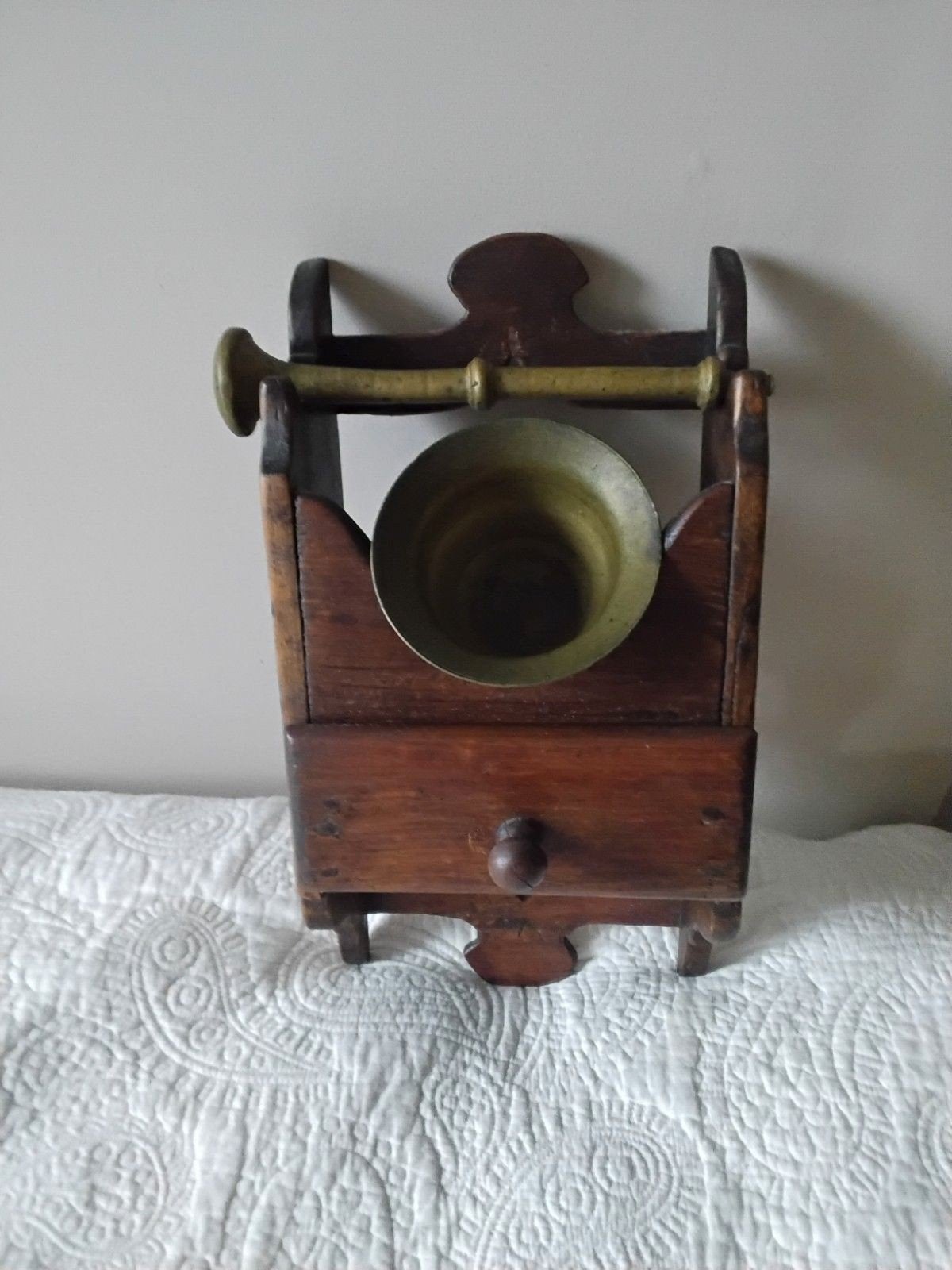 Antieke kleine bronzen vijzel compleet met houder, Ophalen of Verzenden