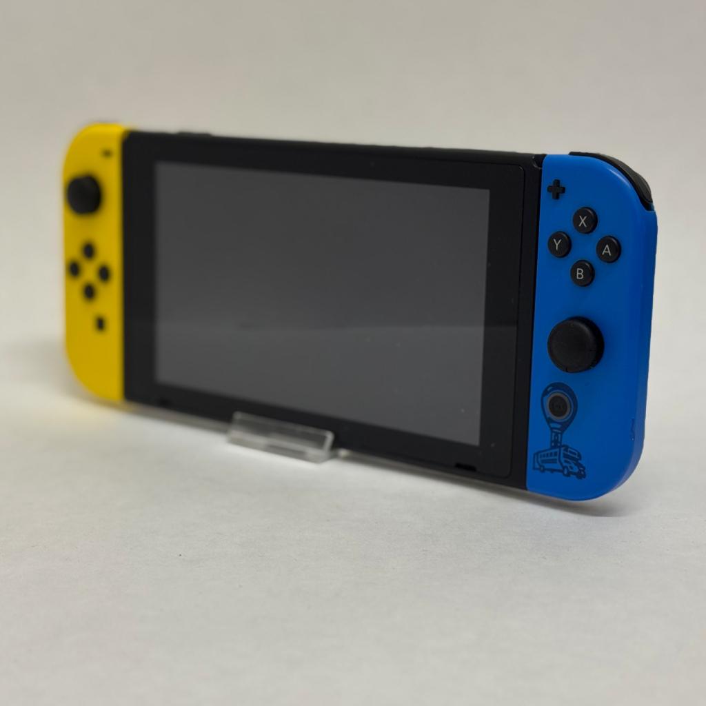 Nintendo Switch V2 Fortnite Edition, Spelcomputers en Games, Spelcomputers | Nintendo Switch, Nintendo, Zo goed als nieuw, Support@nintendo.com