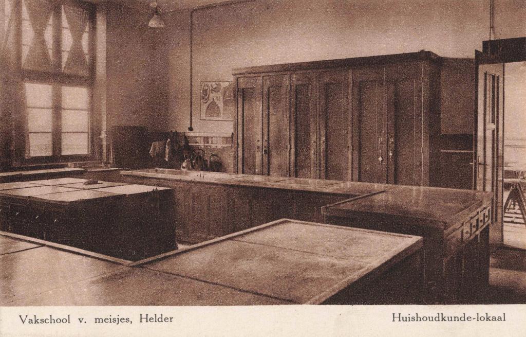 Den Helder Vakschool Huishoudkundelokaal B3165, Ophalen, 1920 tot 1940, Ongelopen, Noord-Holland