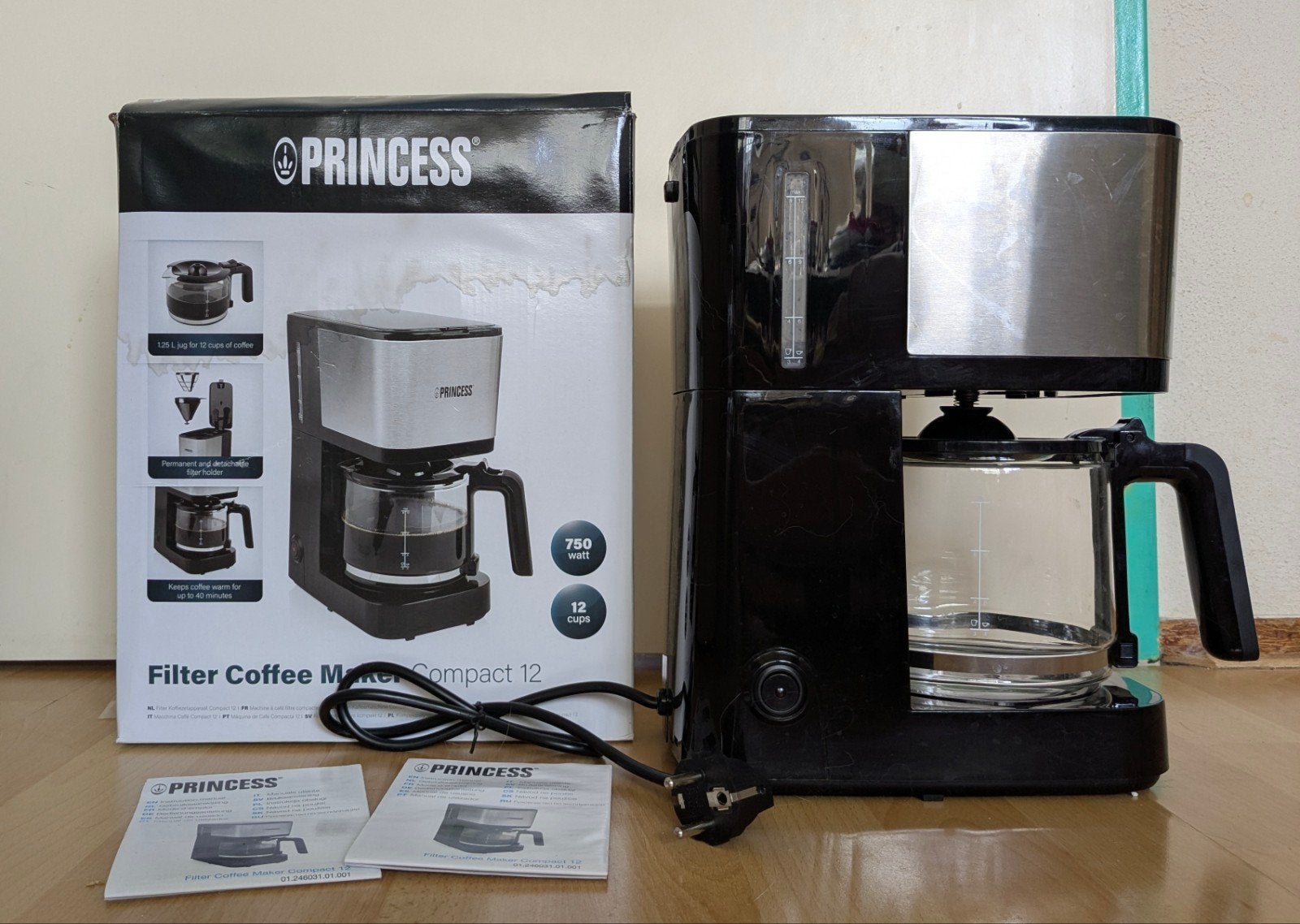 Princess Filter Koffiezetapparaat Compact 12, Afneembaar waterreservoir, 10 kopjes of meer, Koffiemachine, Gemalen koffie