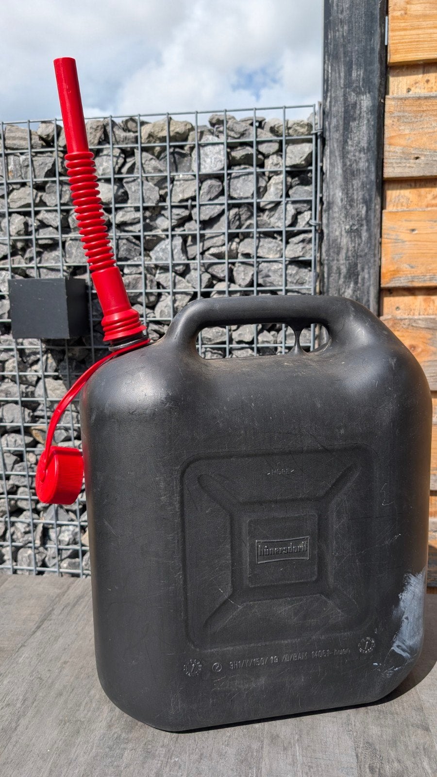 Jerrycan 20 liter met schenktuit - Geschikt voor benzine., Ophalen of Verzenden