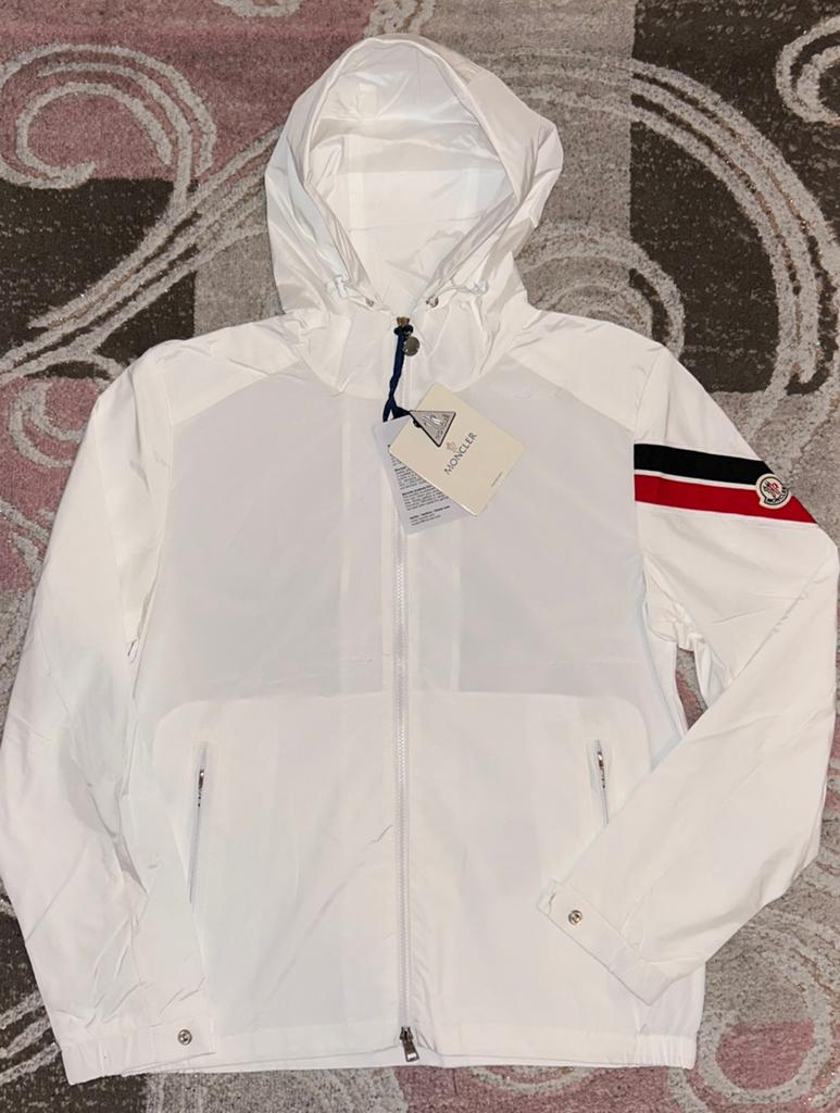 Nieuwe moncler zomerjas maat XL wit, Ophalen of Verzenden, Zo goed als nieuw, Maat 56/58 (XL), Wit