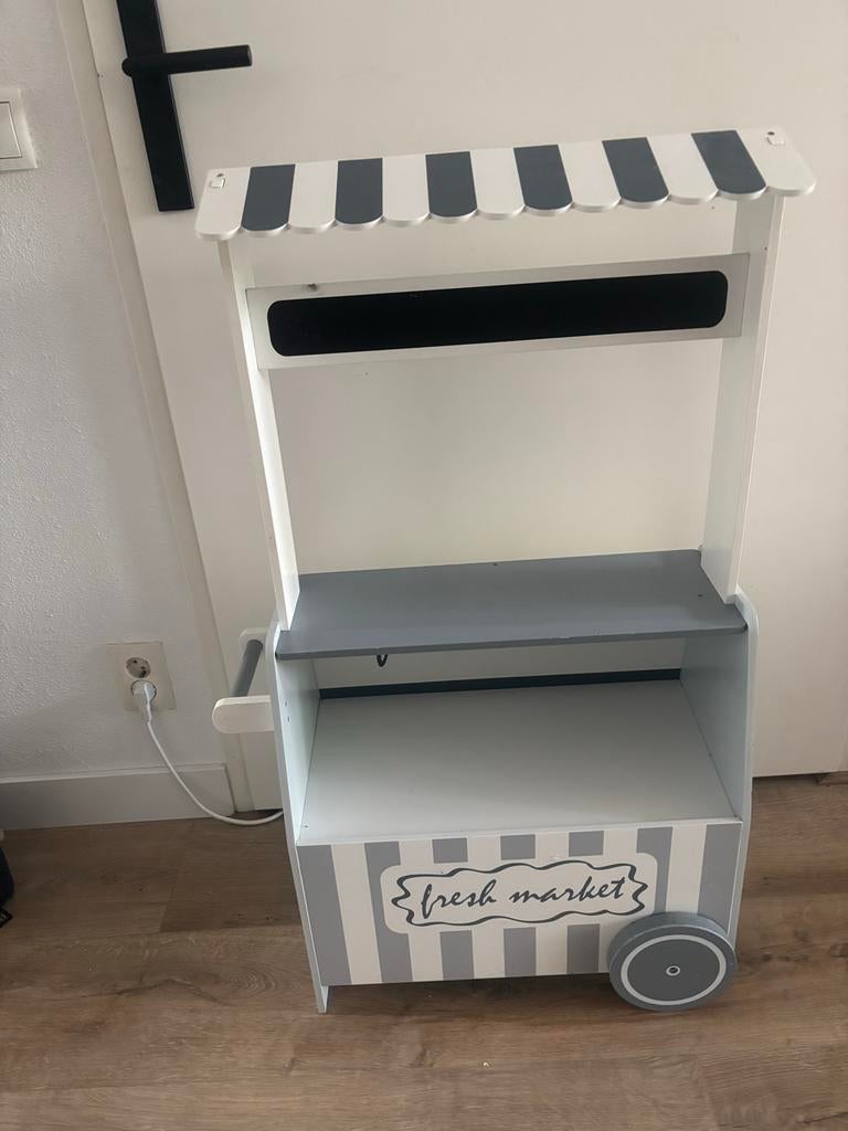 Houten Speelmarktkraam / Winkeltje - Zo goed als nieuw, Kinderen en Baby's, Speelgoed | Houten speelgoed, Ophalen of Verzenden