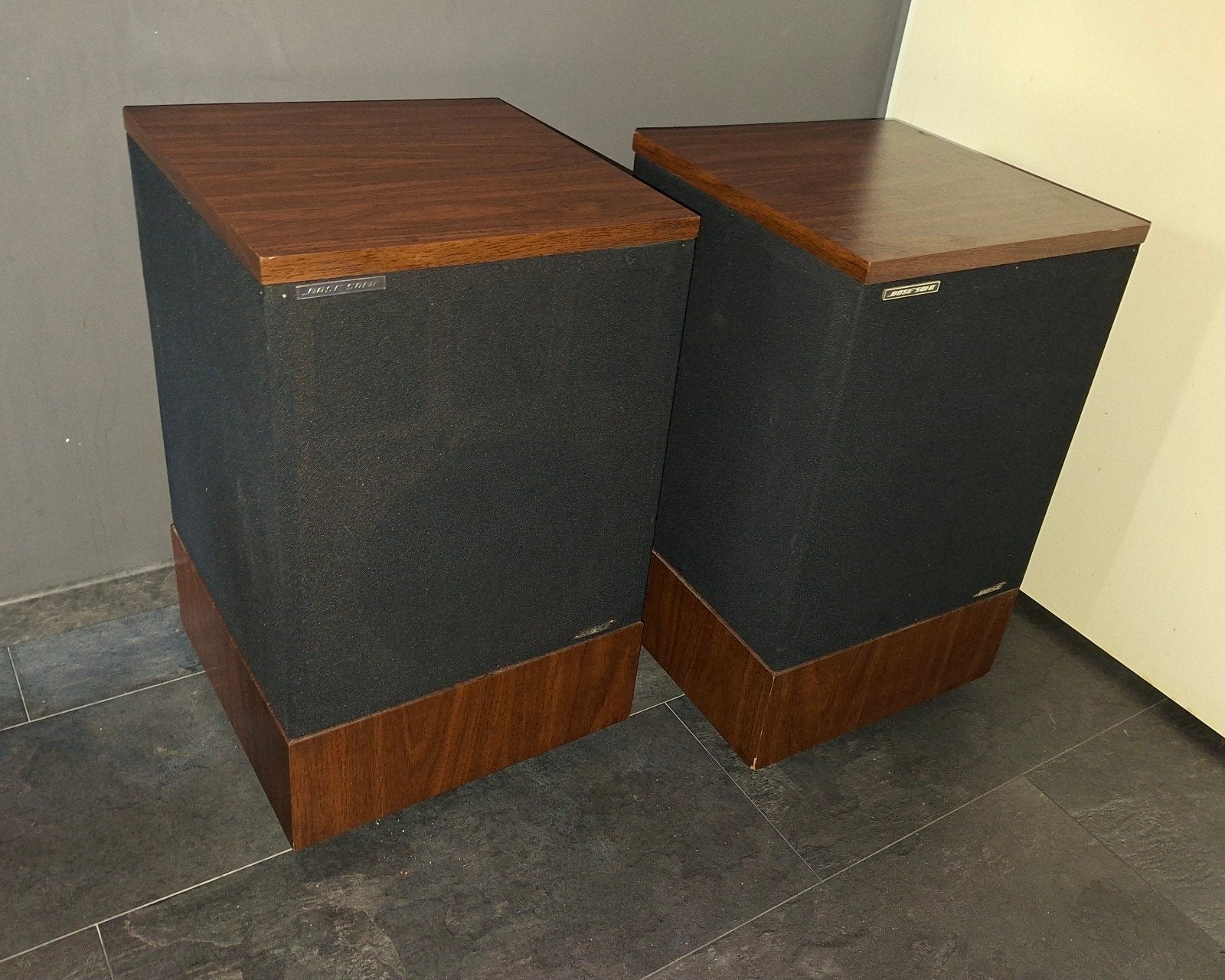 Bose 501 series II speakers - Goed werkend, origineel doek, Ophalen, Gebruikt, Front, Rear of Stereo speakers, Bose
