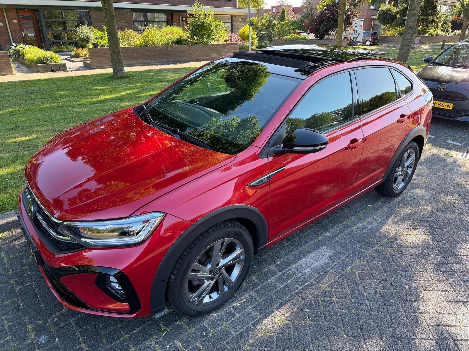 VW Taigo 1.5 TSI 150pk | Alle opties 3x R-Line | VW GARANTIE, 1498 cc, 4 cilinders, 1192 kg, Alcantara