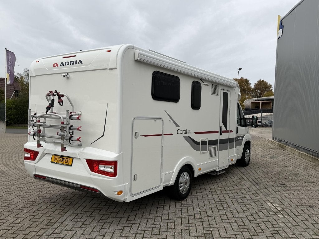 Adria Coral S 600 SC Levelsysteem Zonnepaneel 2016 64D km, Caravans en Kamperen, ESP-stabiliteitscontrole, Ringverwarming, Fiat