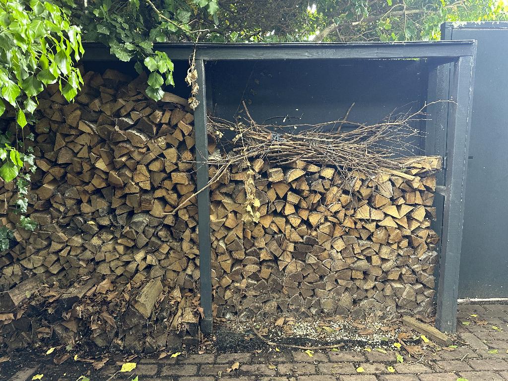 Brandhout geschat 2 m2, Tuin en Terras, Haardhout, Minder dan 3 m³, Ophalen, Eikenhout, Blokken
