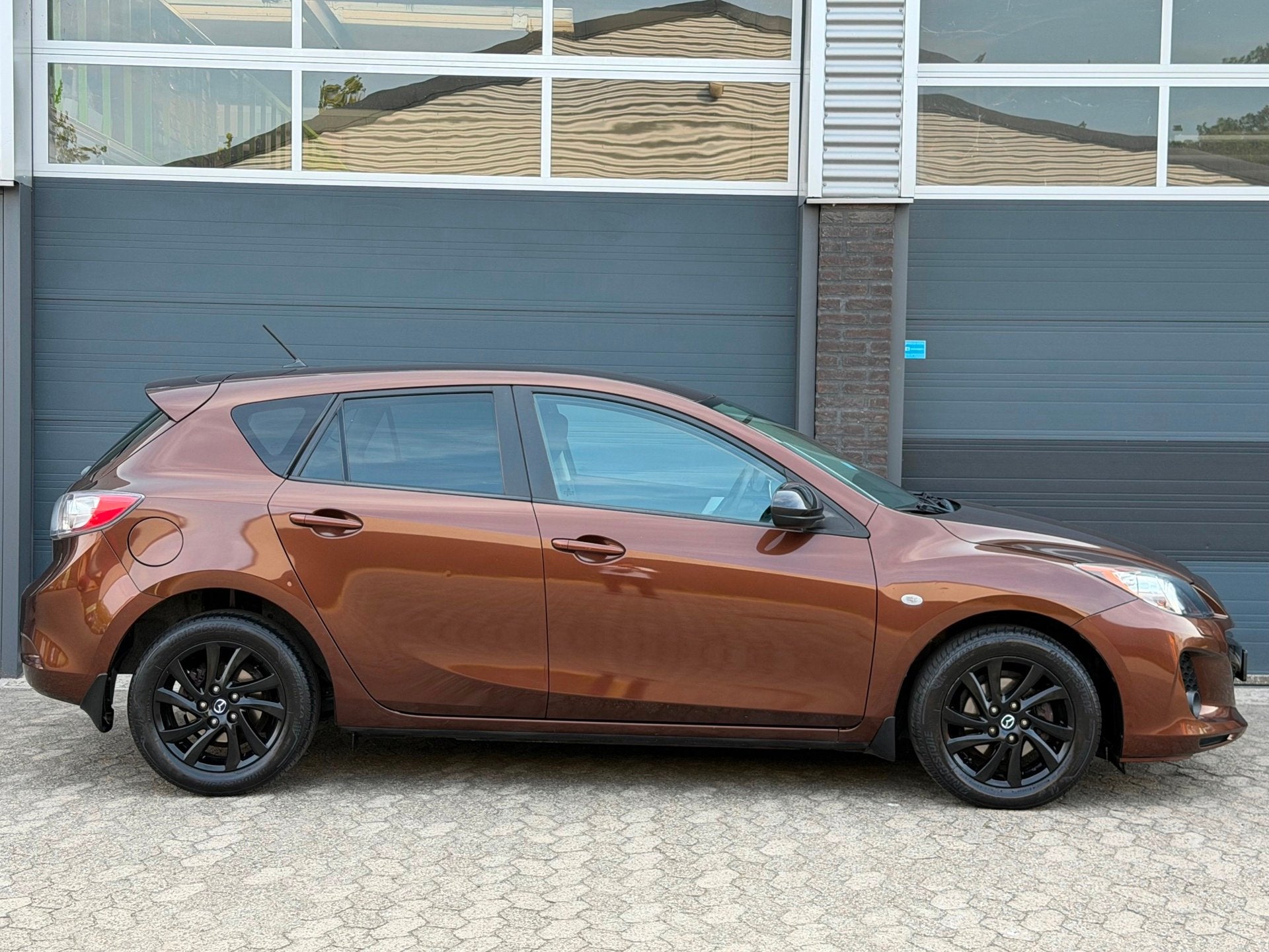 Mazda 3 1.6 TS AIRCO AUTOMAAT NW APK, Euro 5, Gebruikt, Zwart, 4 cilinders
