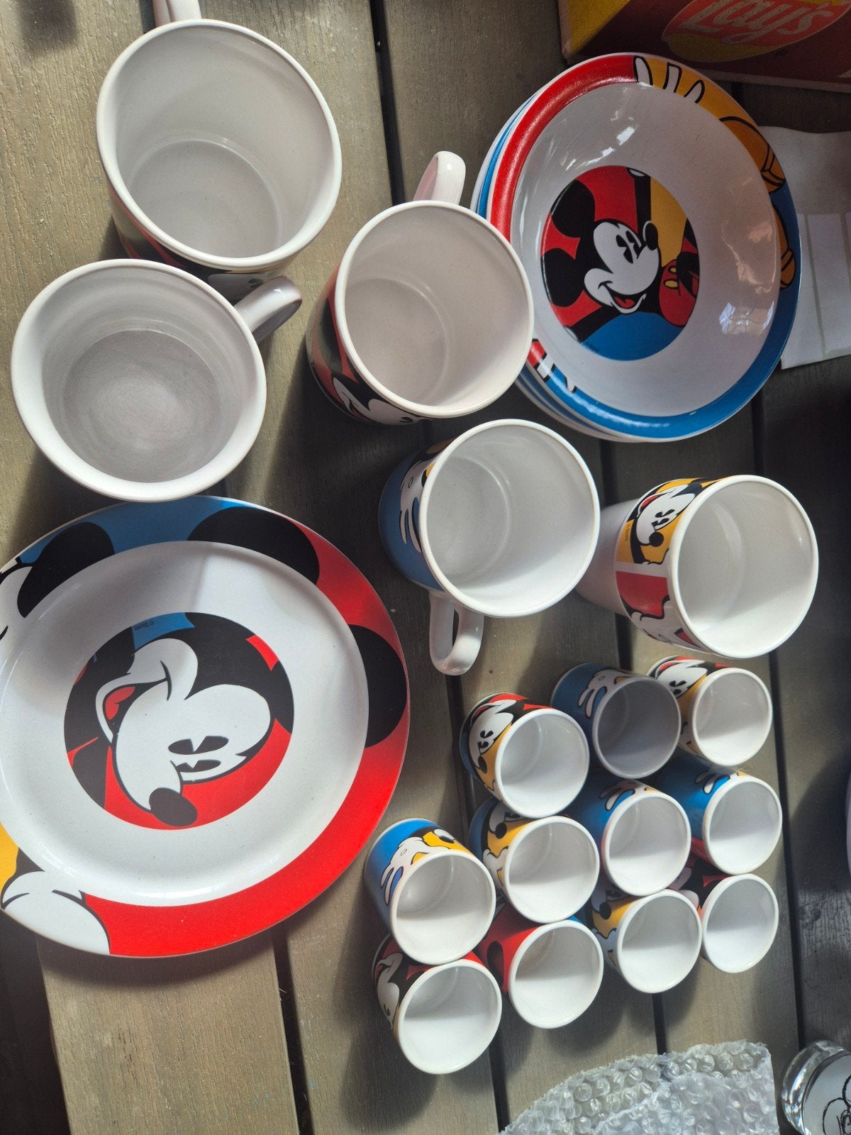 Disney servies Hema: bekers, bord, kommen, eierdopjes, Verzamelen, Ophalen, Mickey Mouse, Gebruikt