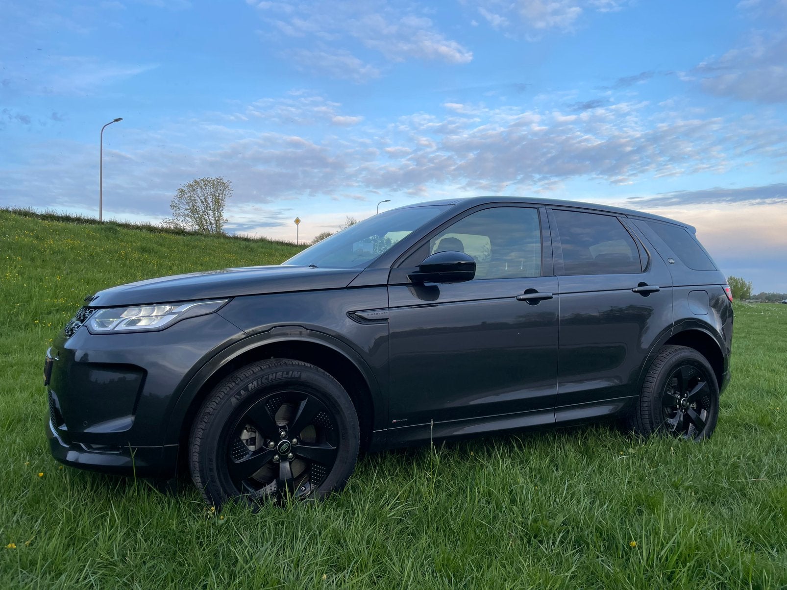Prachtige Landrover Discovery Sport R-Dynamic Hybrid full, Auto's, Discovery Sport, Zwart, Leder, Vierwielaandrijving