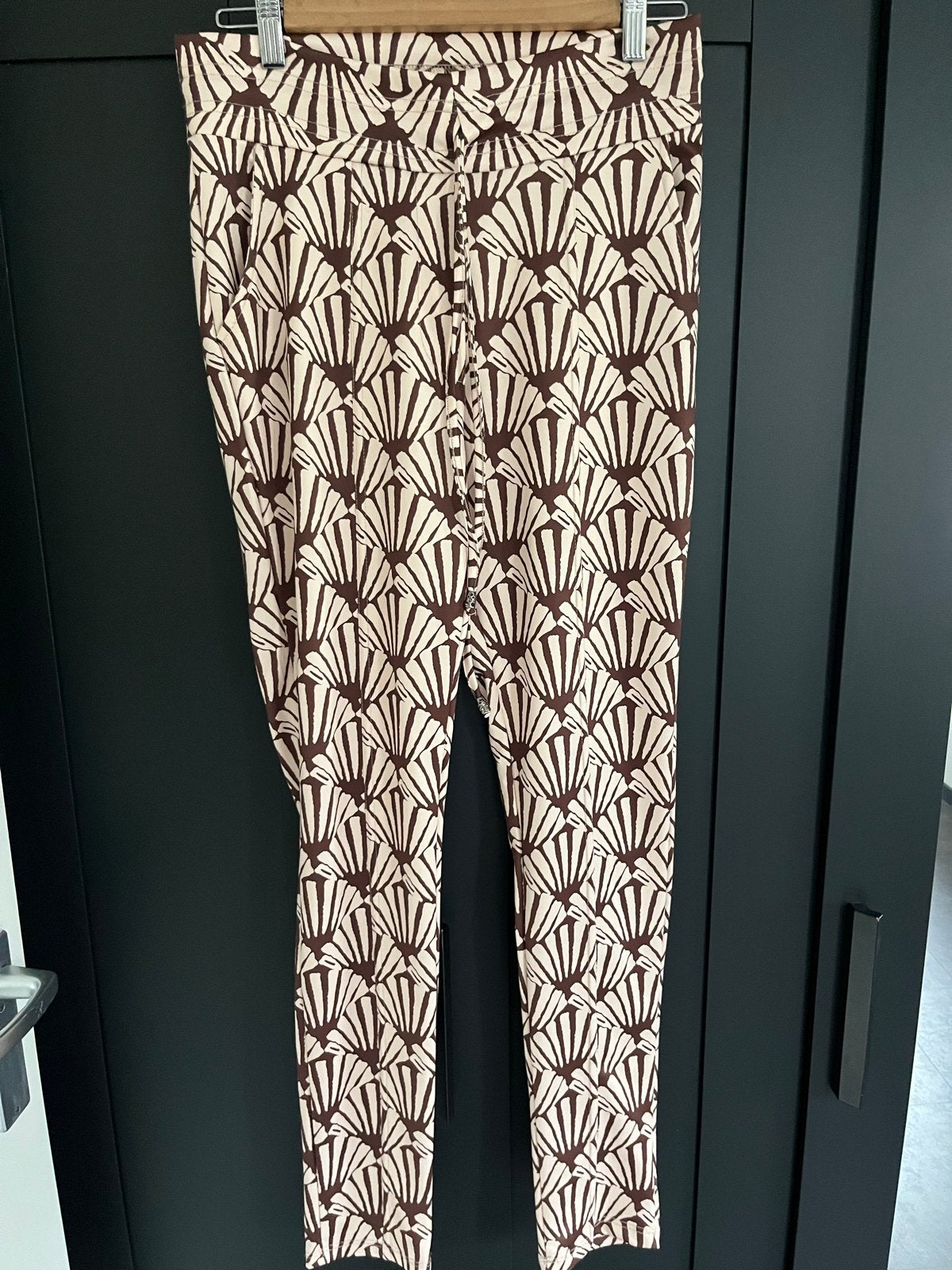 Savini Italy Bruine Broek met Schelpenprint Maat S, Kleding | Dames, Meerkleurig, Ophalen of Verzenden, Zo goed als nieuw, Maat 36 (S)