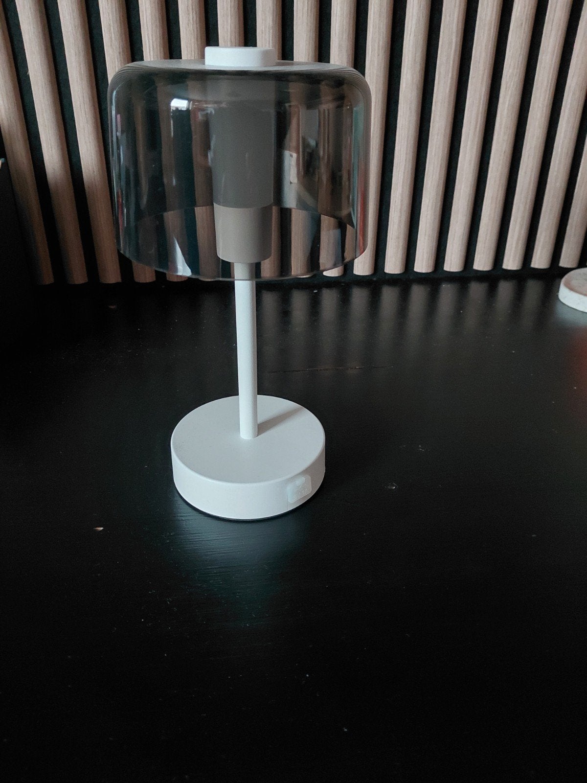 Oplaadbaar tafellampje - Draadloos en Modern, Ophalen, Zo goed als nieuw, Draadloos, Modern
