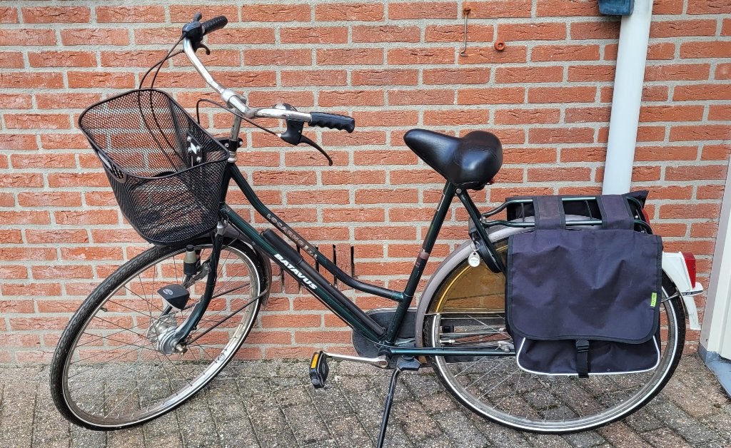 Batavus damesfiets met mand en fietstassen, Fietsen en Brommers, Ophalen, Gebruikt, Velgrem, Versnellingen