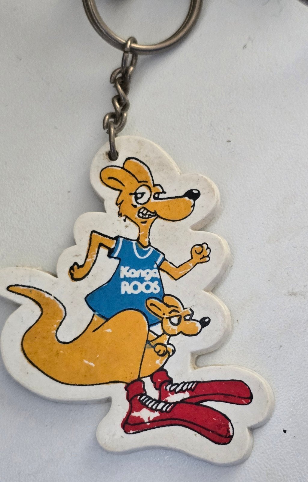 Vintage KangaROOS sleutelhanger met kangoeroe en jong, Verzamelen, Ophalen of Verzenden