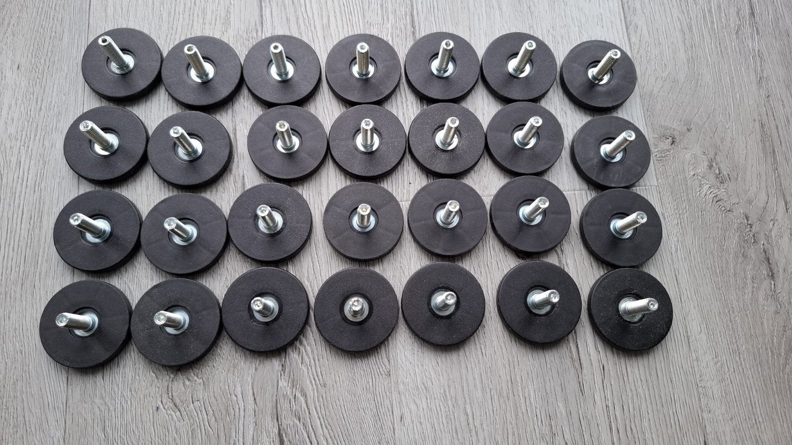 Set van 28 verstelbare meubelpoten/stelvoeten, Ophalen of Verzenden, Nieuw