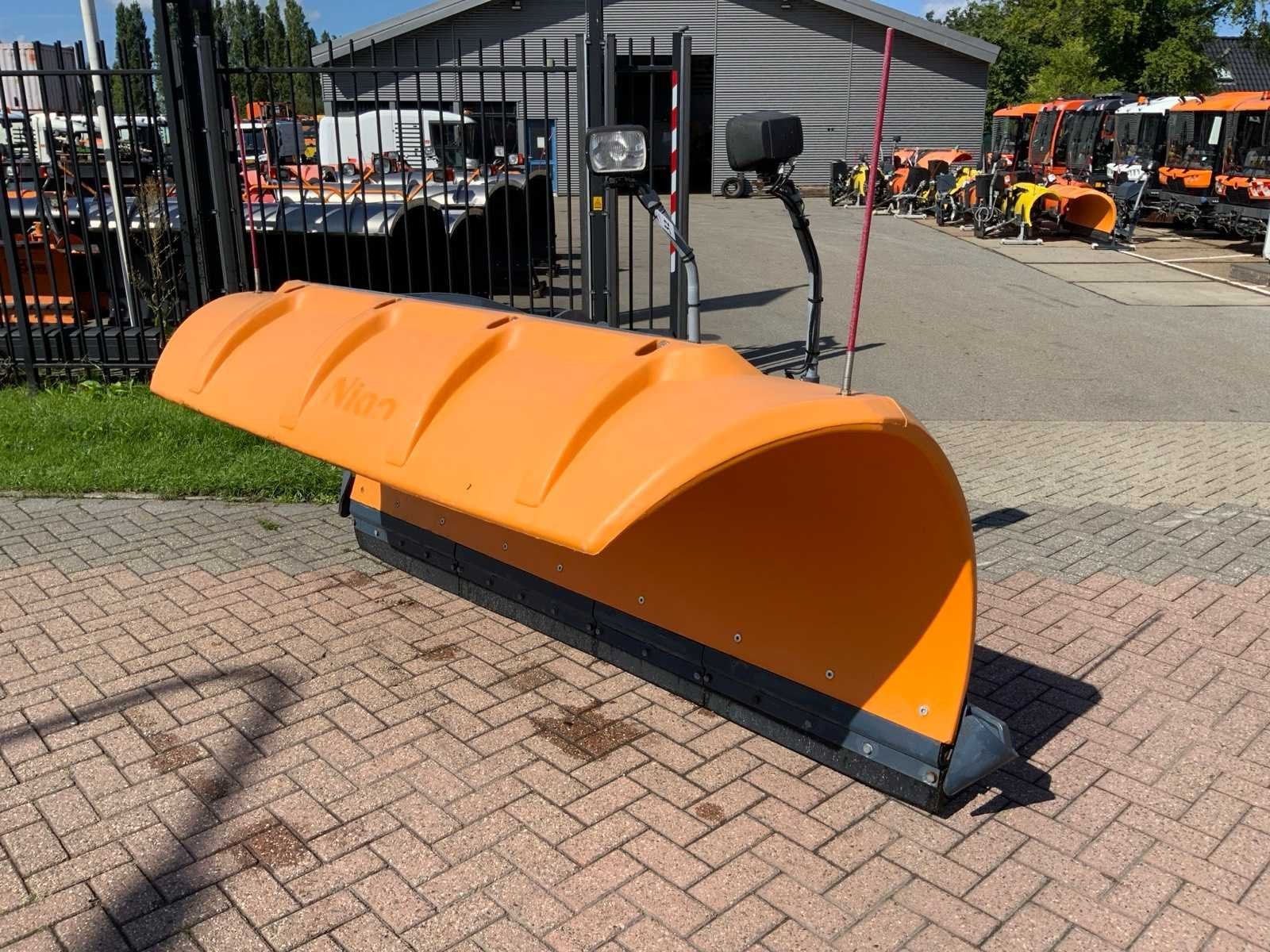 2002 Nido SNK 240 VPZ Sneeuwploeg