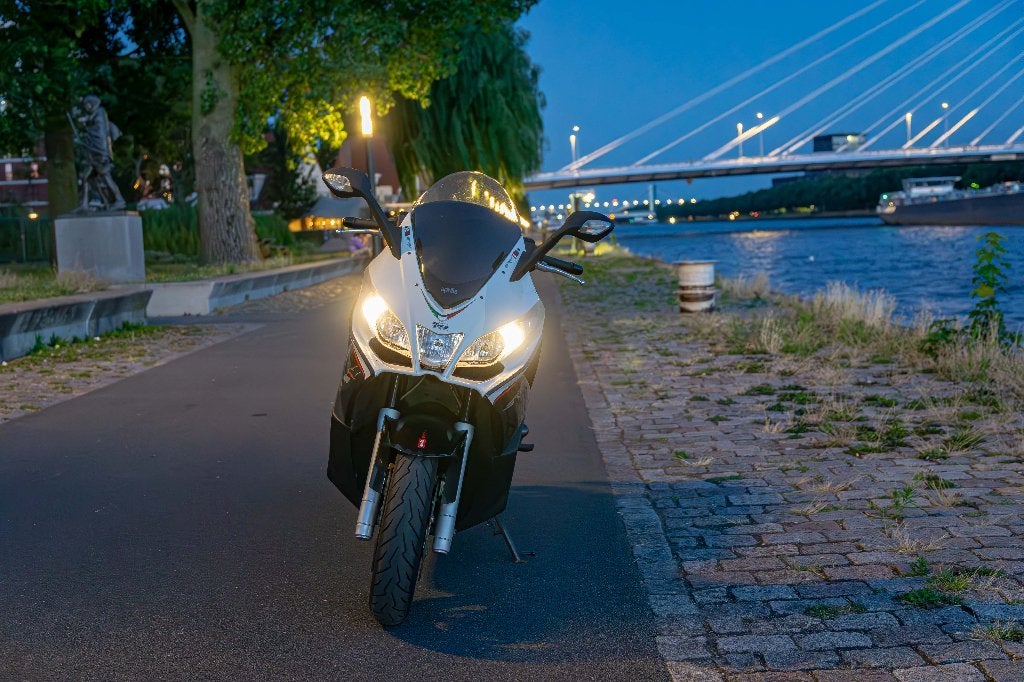 Aprilia SRV 850 – Bouwjaar 2016 Goed onderhouden, Motoren, Motorrijbewijs A, Gebruikt, Particulier, Meer dan 35 kW