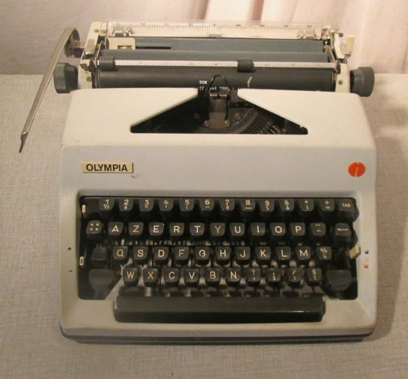 Prima Retro Typemachine van Olympia, Diversen, Ophalen of Verzenden, Zo goed als nieuw