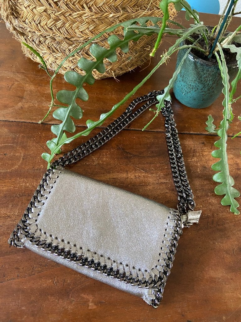 Apart tas donker zilver leer MALU met dikke ketting i.z.g.st, Ophalen of Verzenden, Zo goed als nieuw, Overige kleuren, Handtas