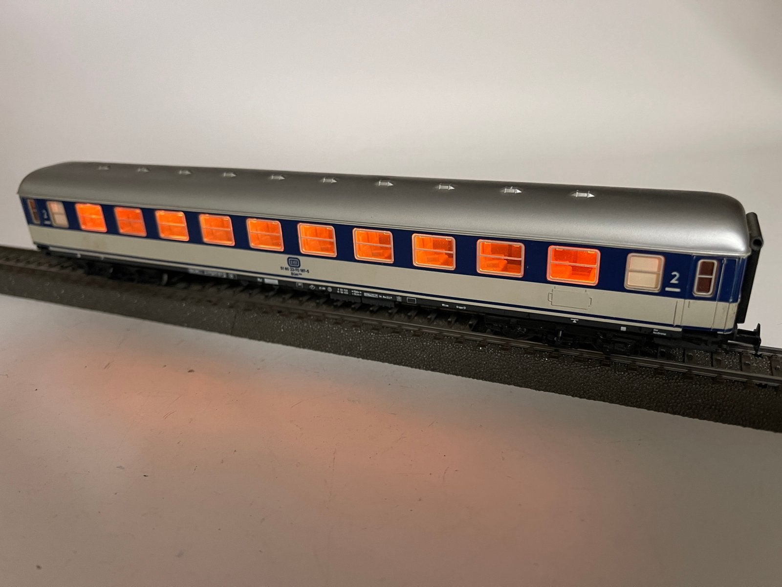 ** NIEUWSTAAT ** Märklin 4092.1 ** PERSONENRIJTUIG **, Hobby en Vrije tijd, Modeltreinen | H0, Wisselstroom, Wagon, Ophalen of Verzenden