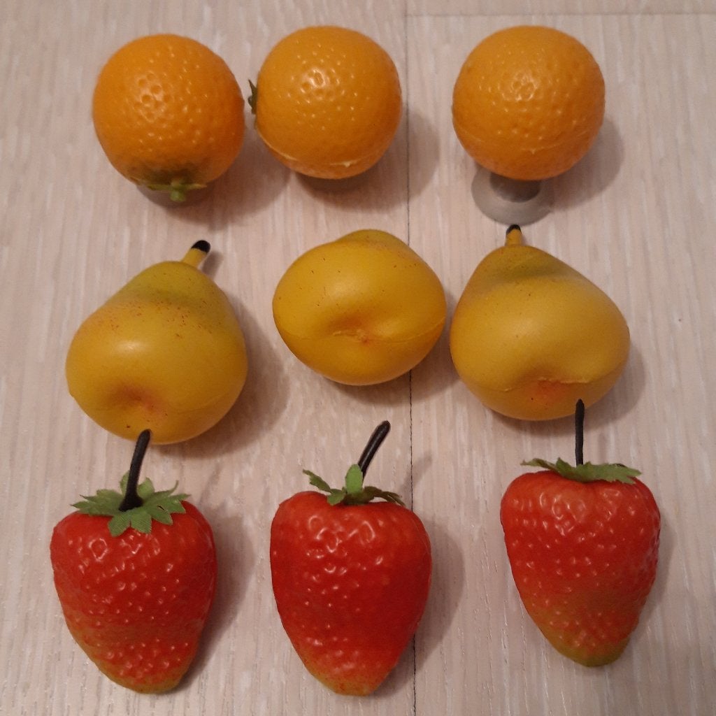 Decoratieve fruitmagneten - set van 9 stuks, Gebruikt, Meerkleurig, Overige stijlen, Kunststof