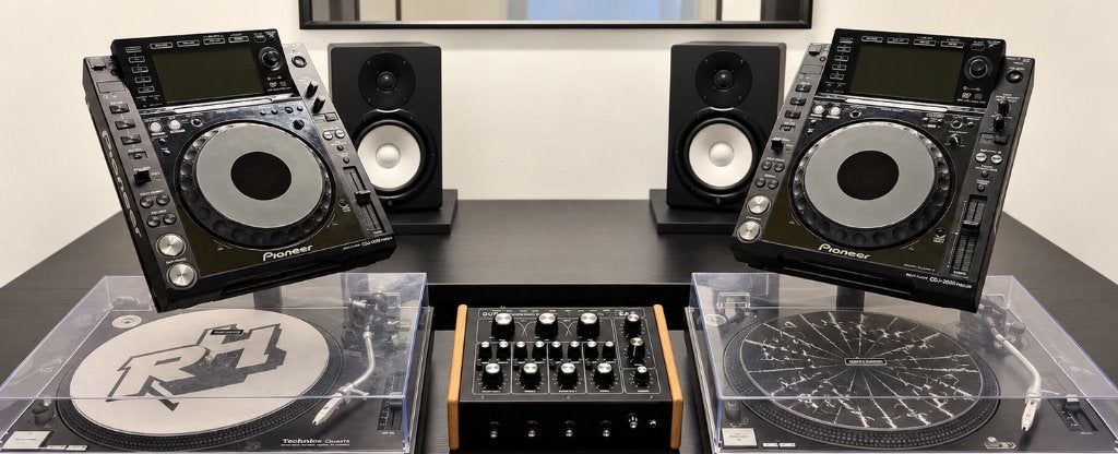DJ set: Pioneer CDJ2000 nexus + flightcase + stands, Ophalen, Zo goed als nieuw, Dj-set, Pioneer