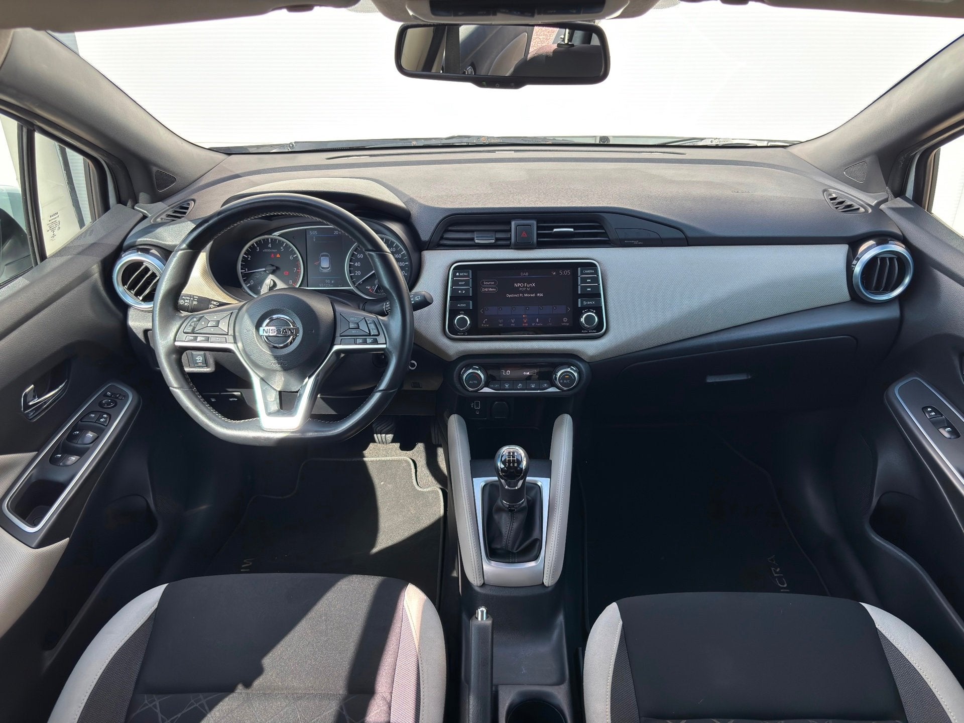Nissan Micra 1.0 IG-T N-Connecta|Camera|PDC|Carplay|Navi, Voorwielaandrijving, Wit, Origineel Nederlands, Lichtsensor