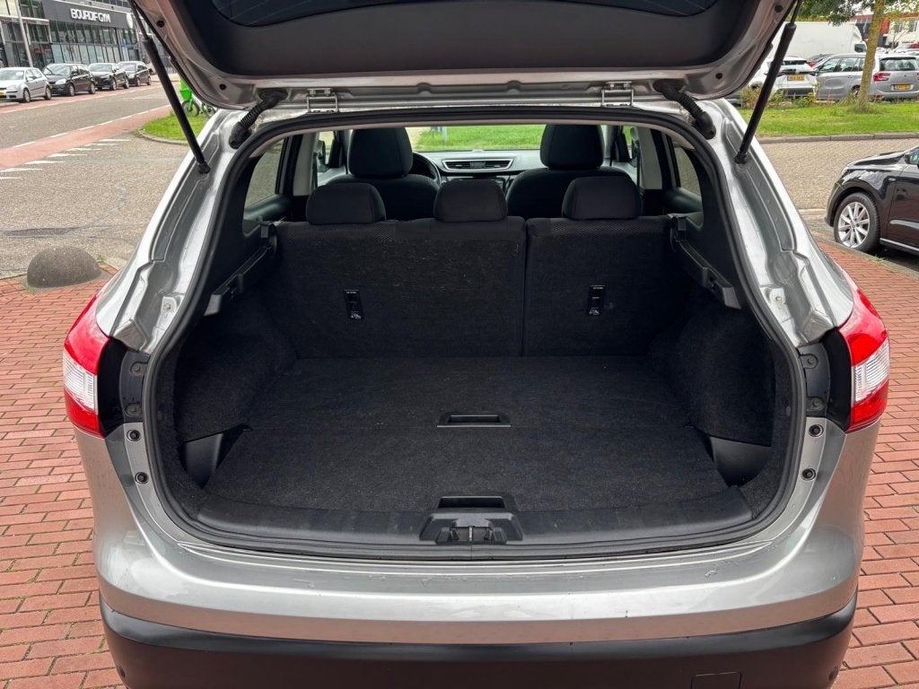 Foto 9 van Nissan QASHQAI 1.2 Connect Edition camara navi pano airco
