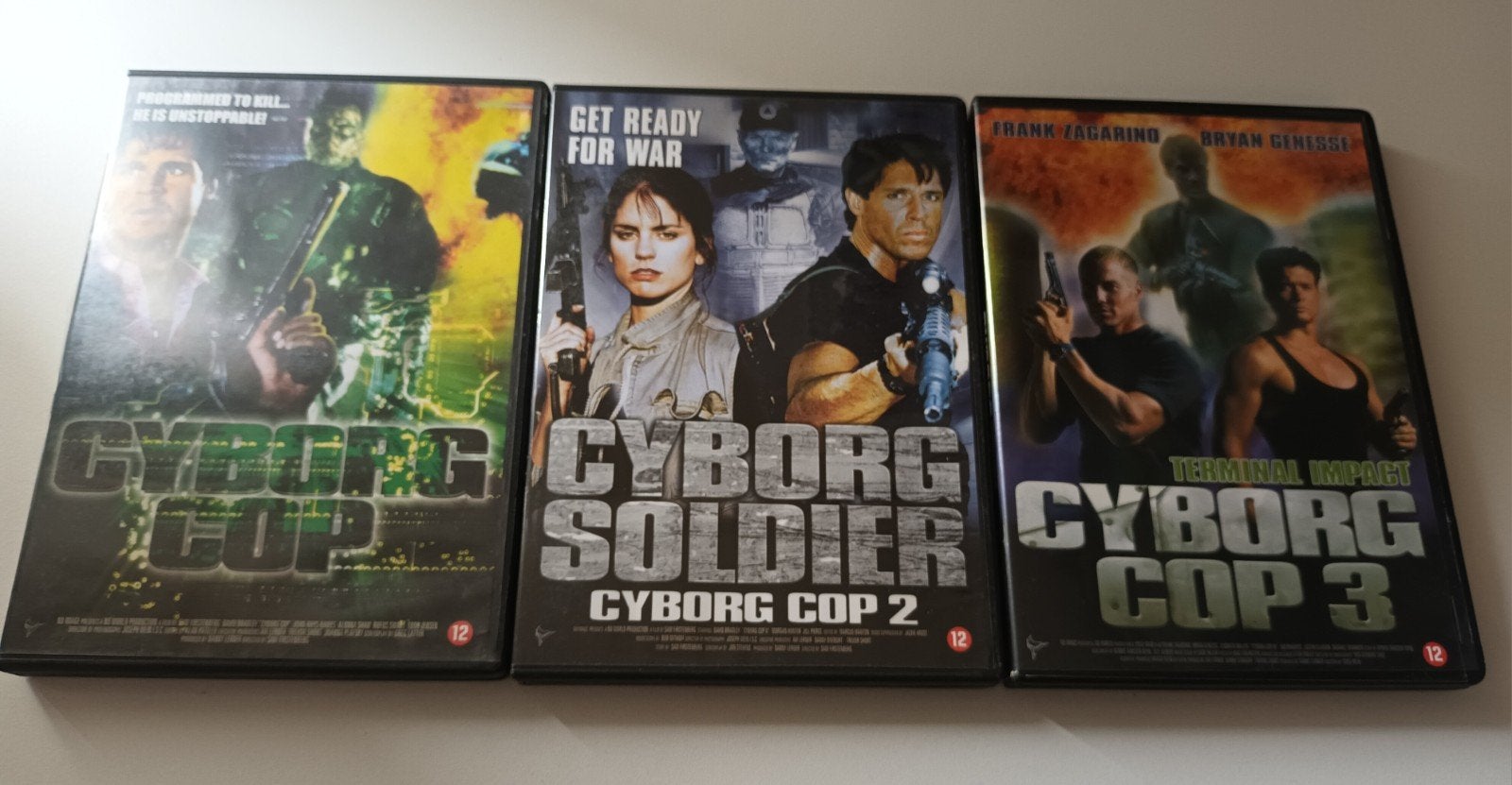 Dvd complete reeks Cyborg cop 1-3, Alle leeftijden, Verzenden, Zo goed als nieuw