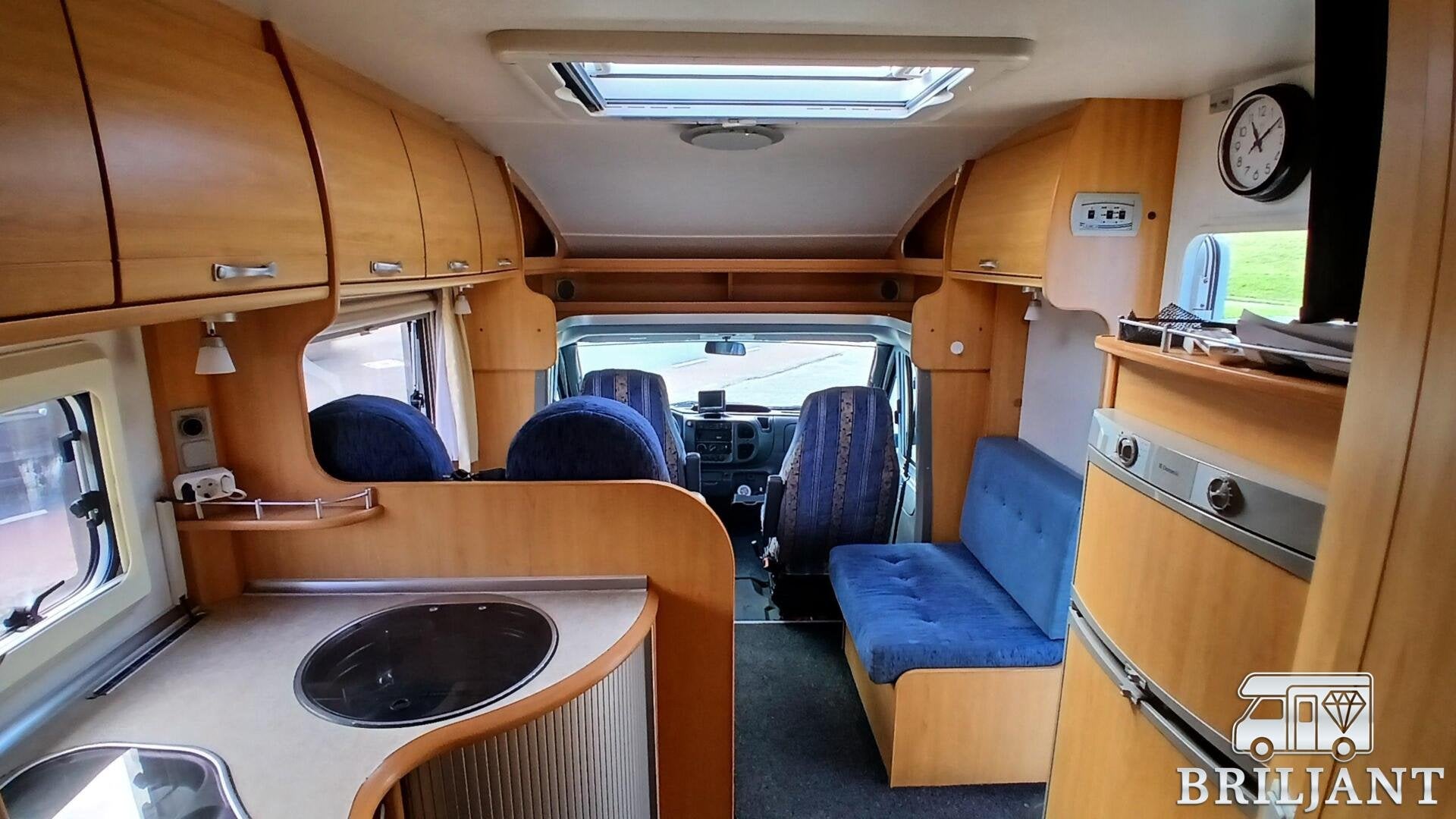 Foto 18 van Lmc LIBERTY 688 TI AUTOMAAT/dwarsbed