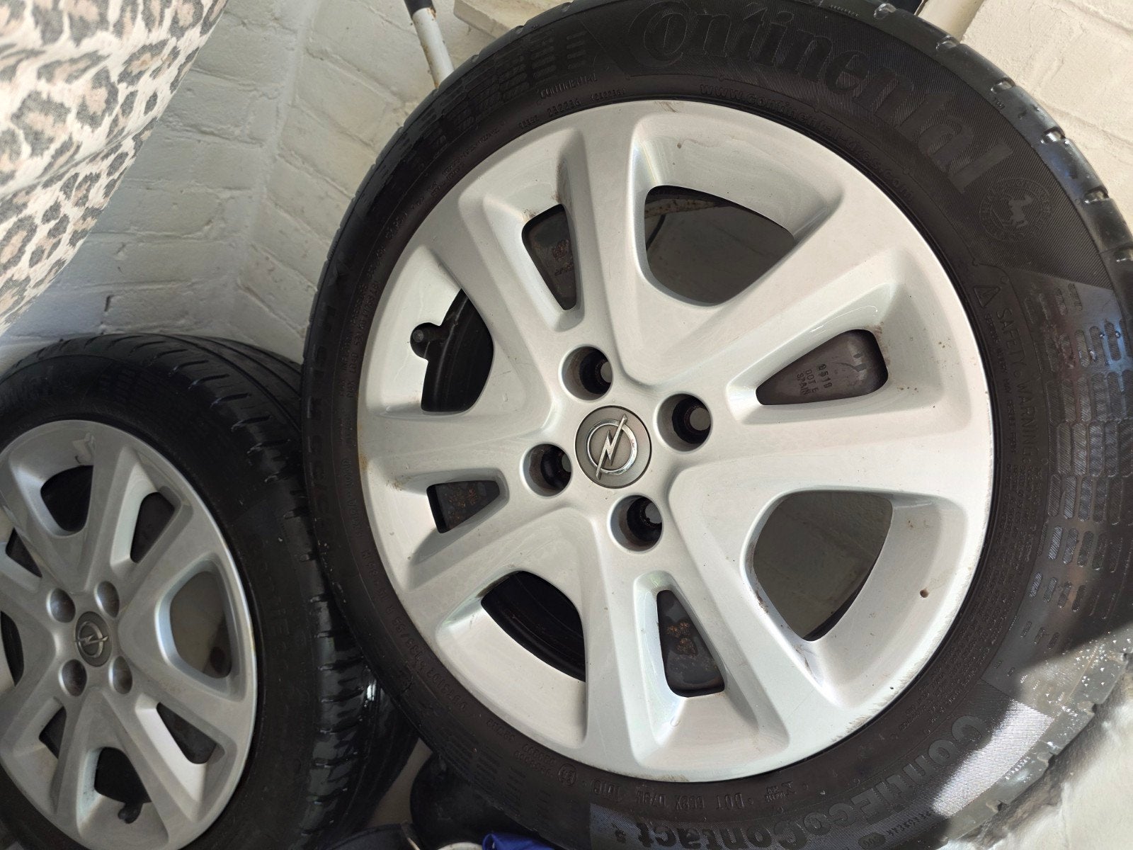 Continental zomerbanden met Opel velgen - 185/55 R15, Gebruikt, 15 inch, Banden en Velgen, Personenwagen