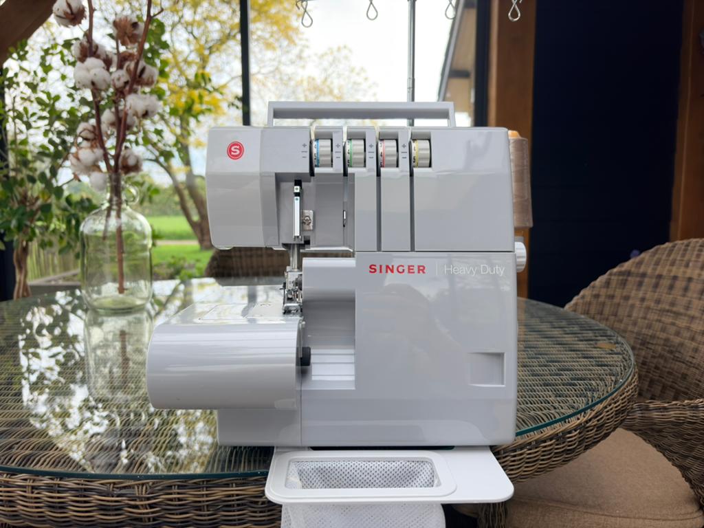 Singer Heavy Duty 0405S Lockmachine Overlockmachine, Ophalen, Zo goed als nieuw, Lockmachine, Singer