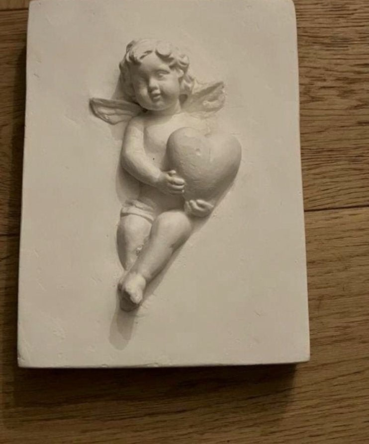 Engeltje van gips voor aan de muur of in een nis of op plank, Huis en Inrichting, Woonaccessoires | Wanddecoraties, Ophalen of Verzenden