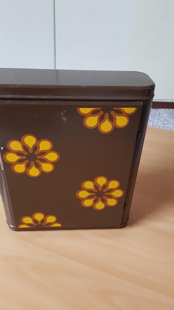 Metalen vintage wandkastje van vermoedelijk Brabantia., Ophalen of Verzenden