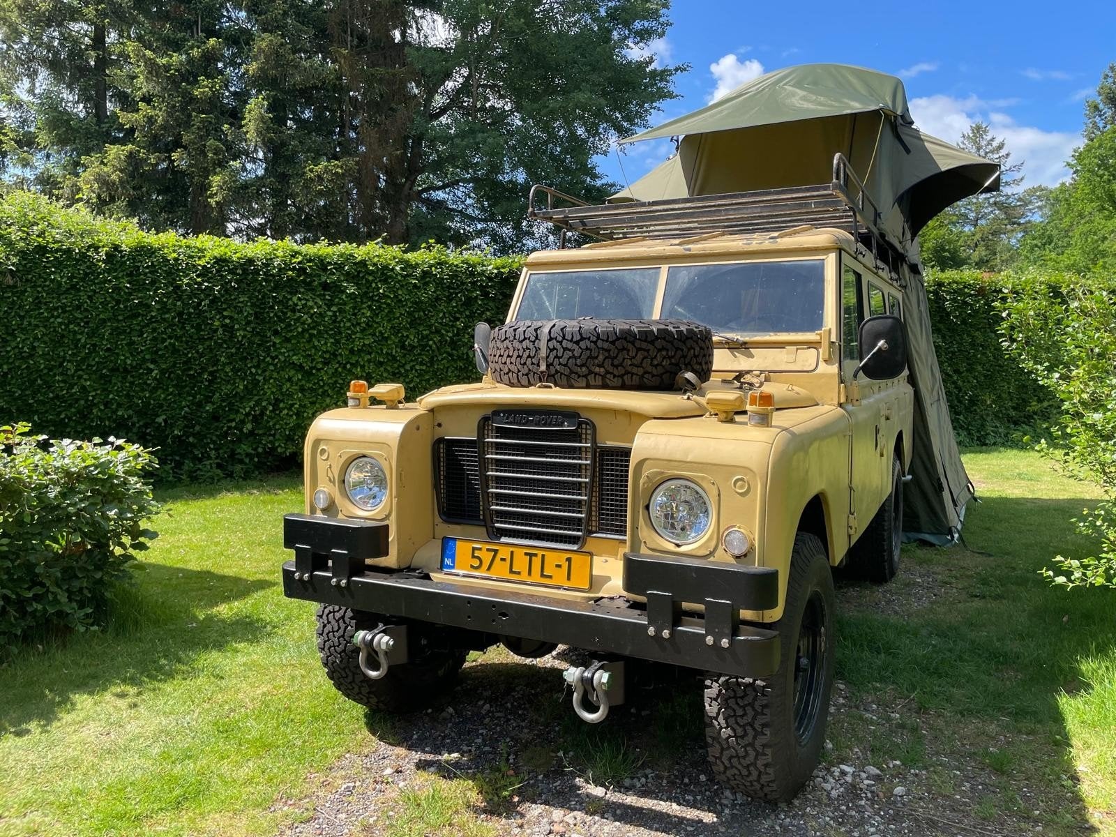 Expeditie/reis 4x4 Land Rover Series 3 belastingvrij, 2500 cc, 8 stoelen, 2000 kg, Beige