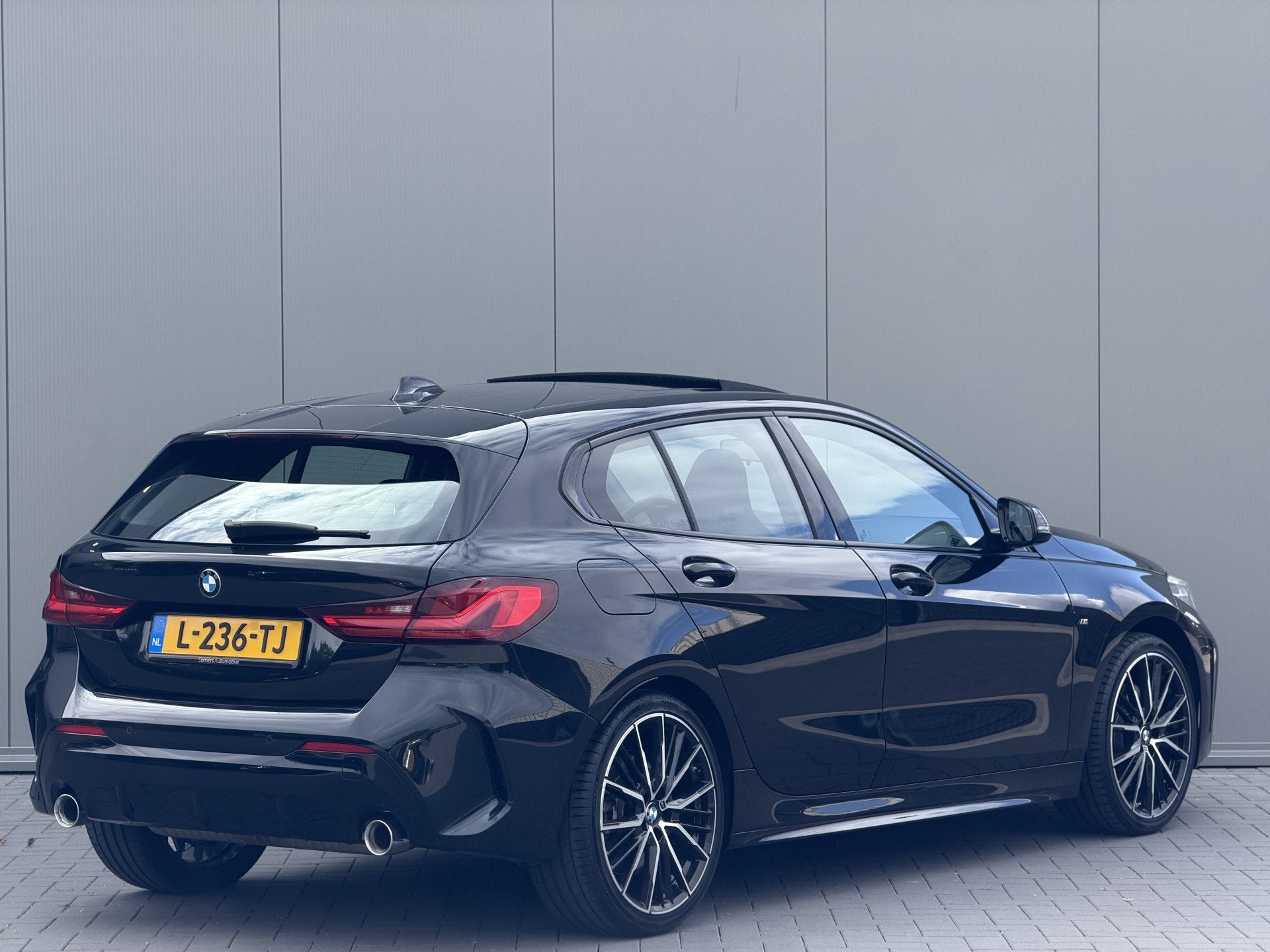 BMW 1-serie 120i M Sport Edition | Panorama | 19" | M Seats, Auto's, 1998 cc, 730 kg, Gebruikt, 4 cilinders