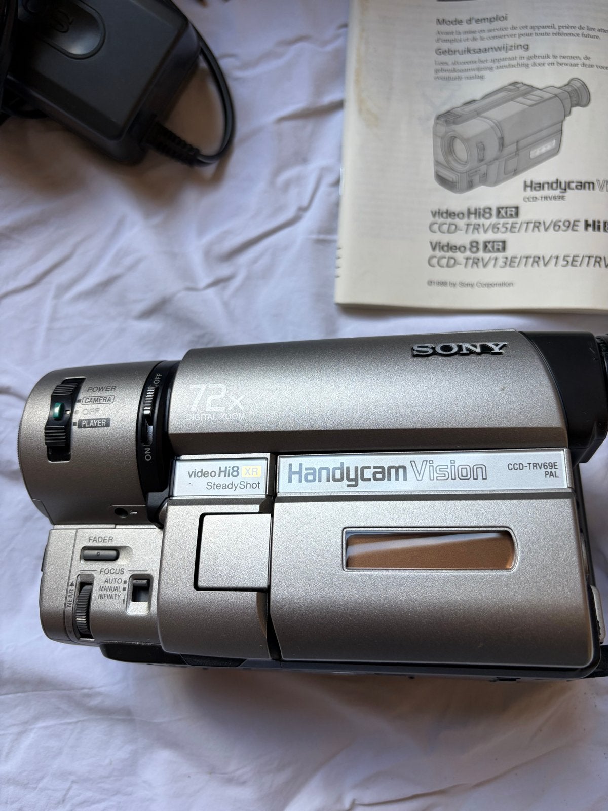 Sony Handycam Vision CCD-TRV69E Hi8 XR Videocamera, Ophalen of Verzenden, Hi 8, Camera