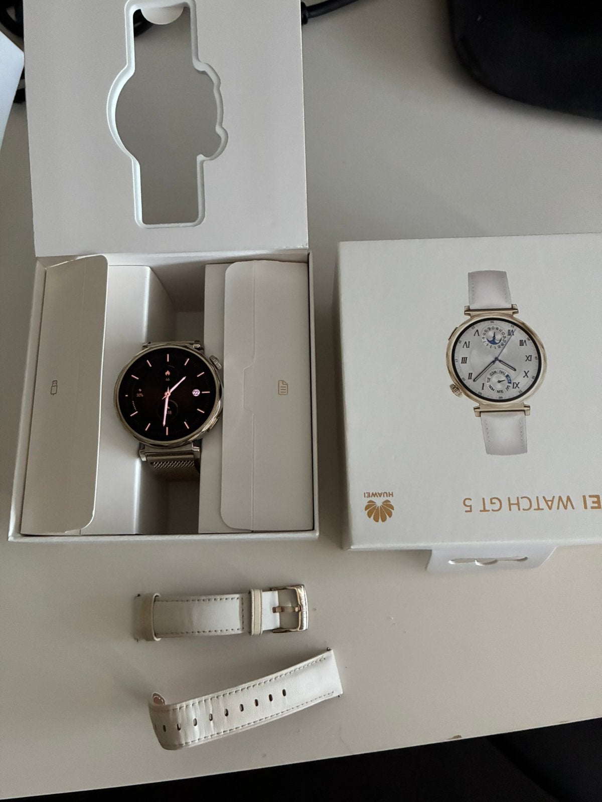 Huawei smartwatch GT5, Ophalen, Wit, IOS, Zo goed als nieuw