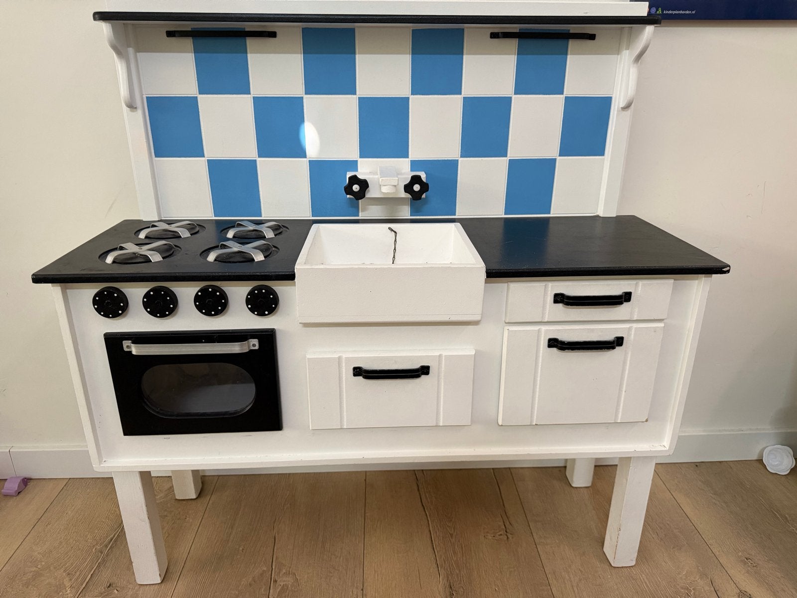 Handgemaakt speelkeukentje - Wit met blauw geblokt, Ophalen, Gebruikt, Knutselen