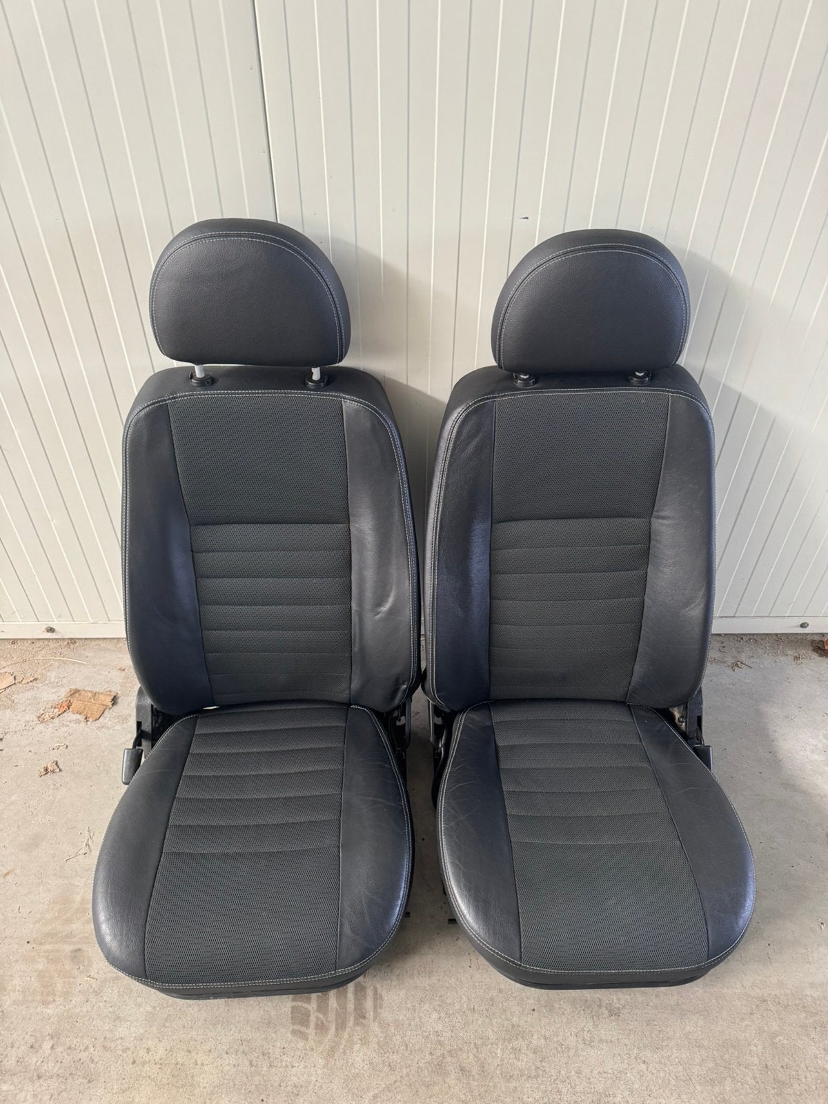 Land Rover Defender SE TD4 voorstoelen – half leder, Ophalen, Gebruikt, Land Rover