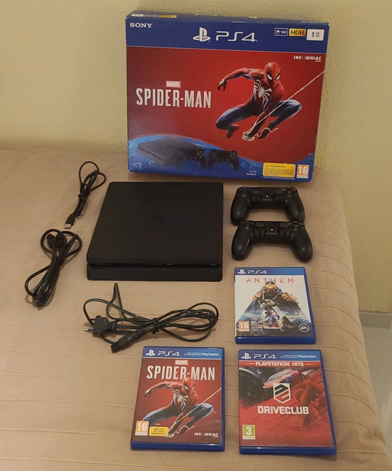 Playstation 4 slim console compleet met doos + games t.k.!!!, Ophalen, Met games, Met 2 controllers, Zo goed als nieuw