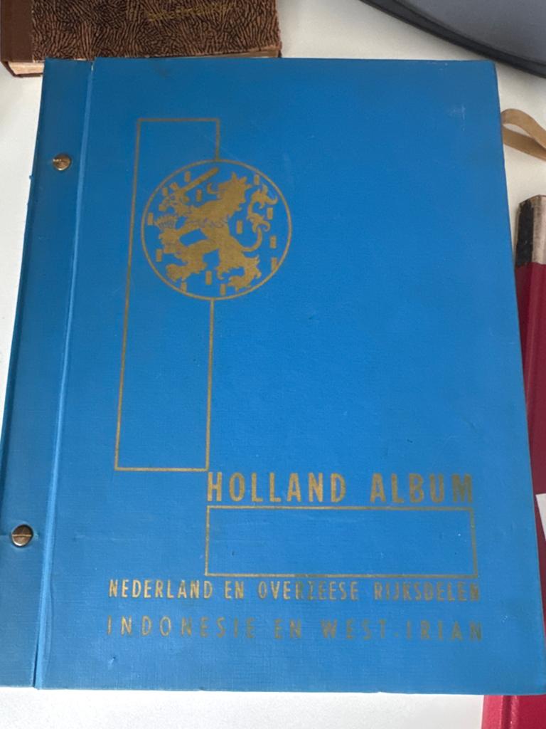 Holland Album: Nederland, Indonesië, West-Irian postzegels, Postzegels en Munten, Postzegels | Volle albums en Verzamelingen, Ophalen of Verzenden