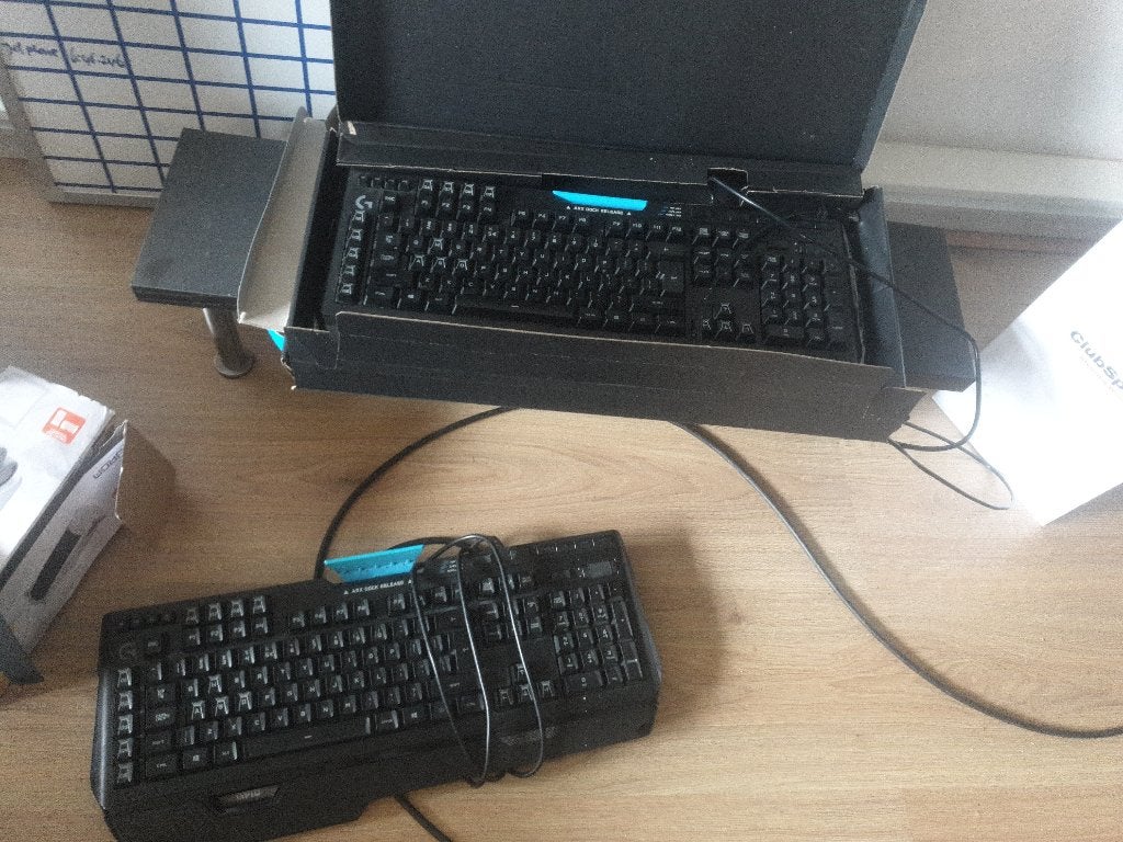 Logitech g910 2 stuks, Computers en Software, Ophalen, Gebruikt