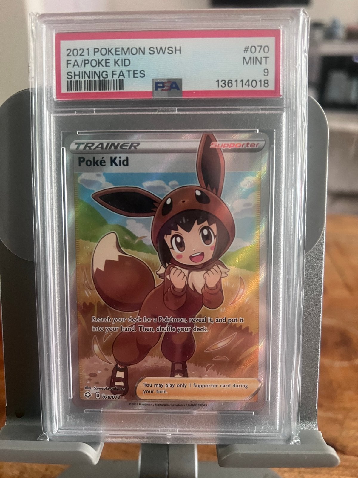 2021 Pokémon Poke Kid #070 PSA 9 Mint Shining Fates, Ophalen of Verzenden, Zo goed als nieuw, Losse kaart