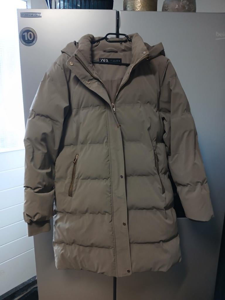 Zara Winterjas - Warme en Stijlvolle Pufferjas, Kleding | Dames, Maat 42/44 (L), Ophalen of Verzenden, Gedragen, Zara